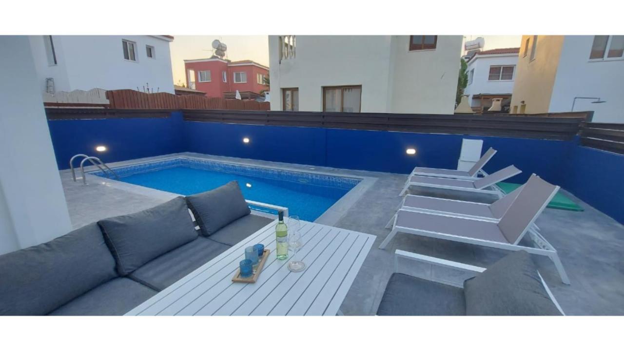 Stylish Villa Paralimni Exterior photo