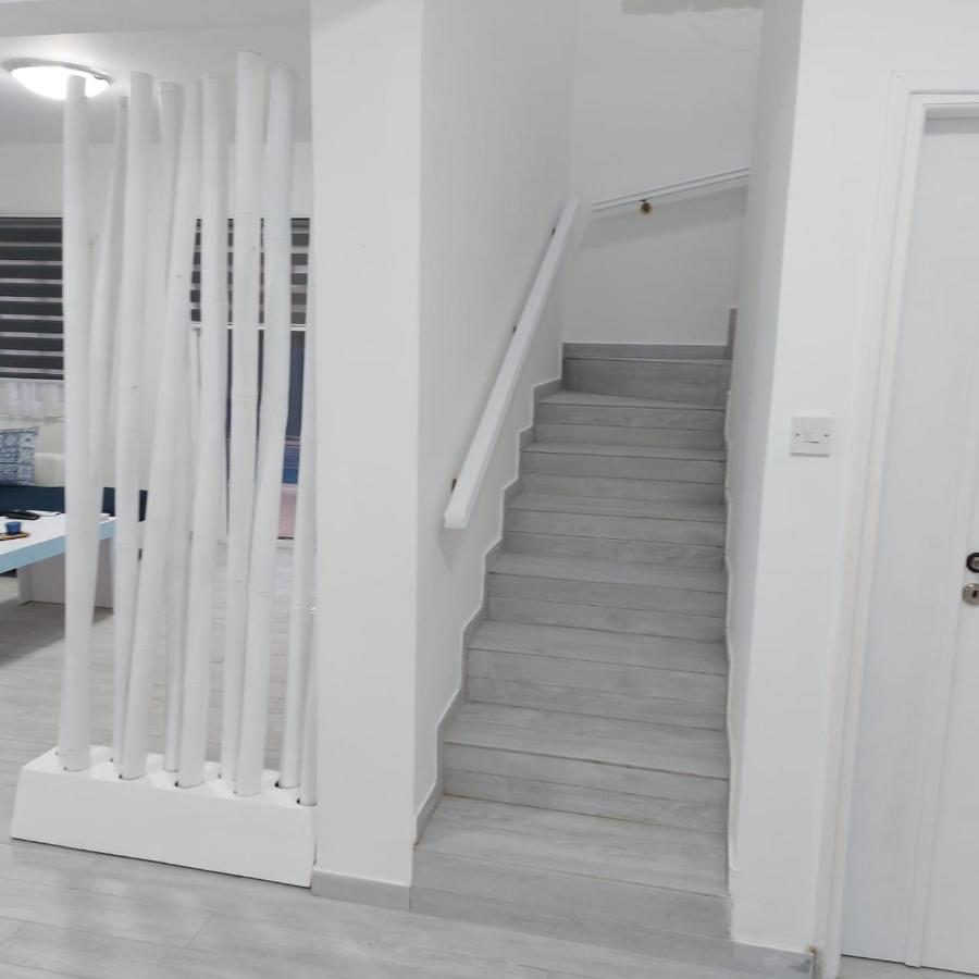 Stylish Villa Paralimni Exterior photo