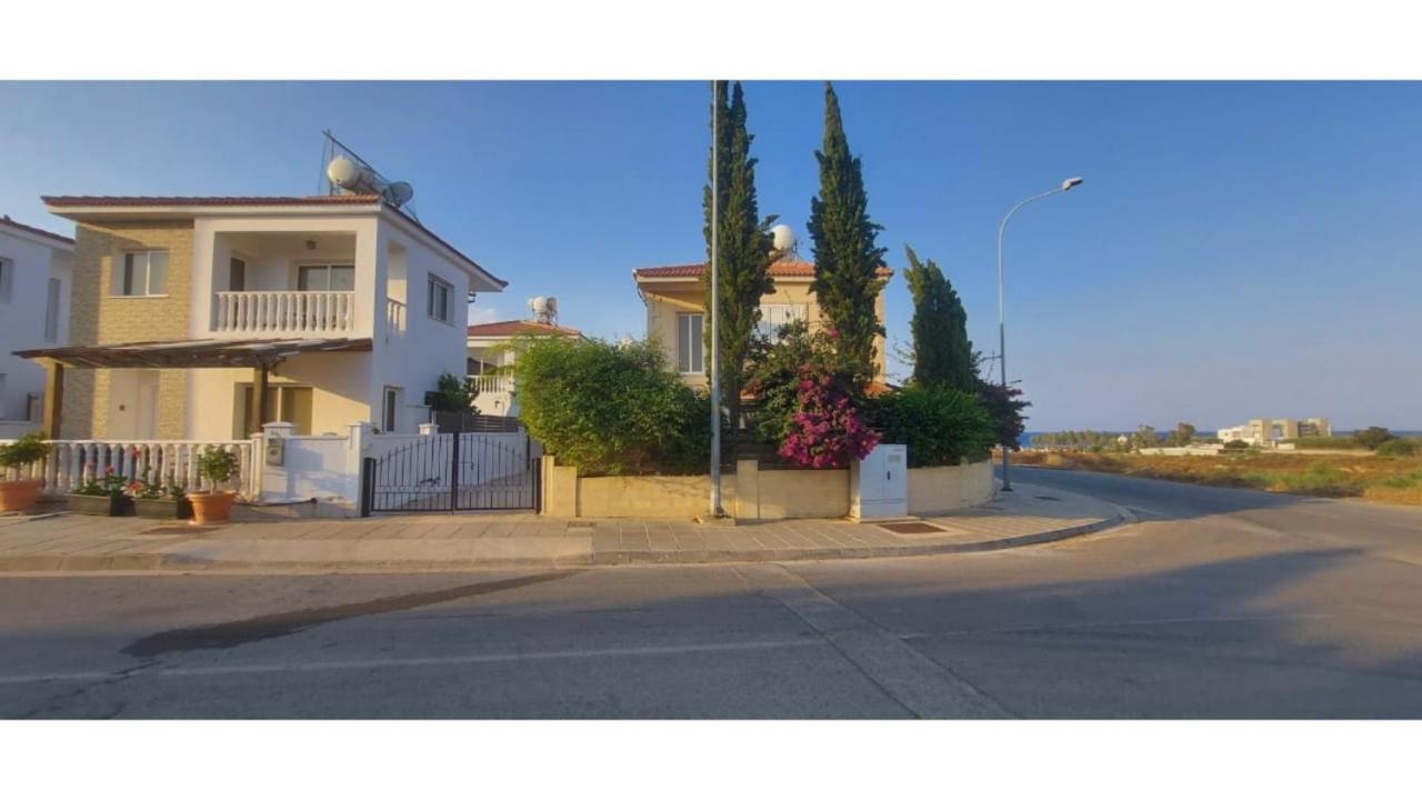 Stylish Villa Paralimni Exterior photo