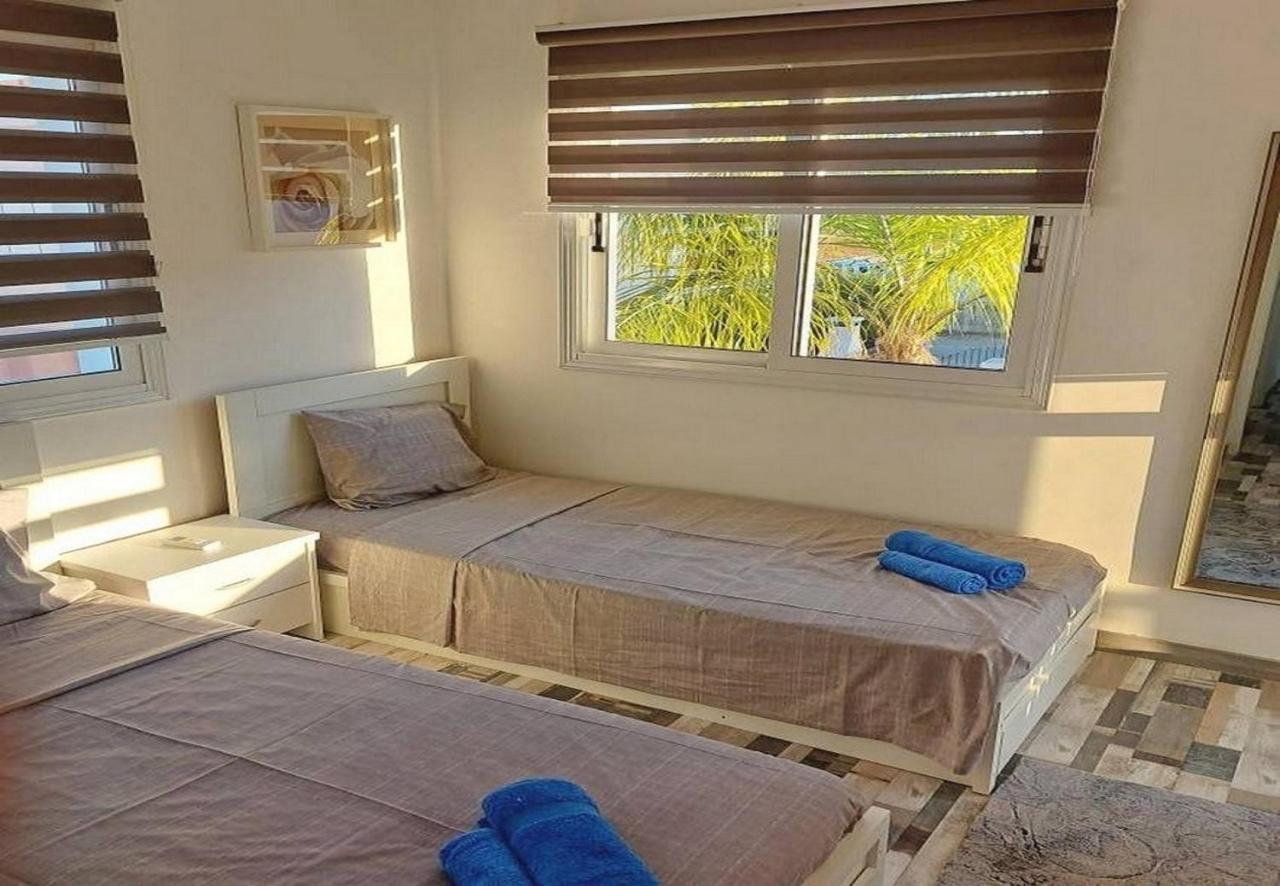 Stylish Villa Paralimni Exterior photo