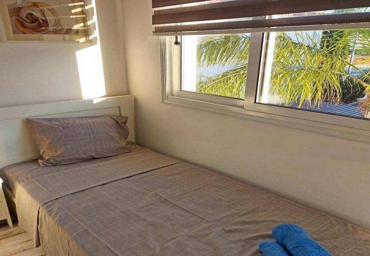 Stylish Villa Paralimni Exterior photo
