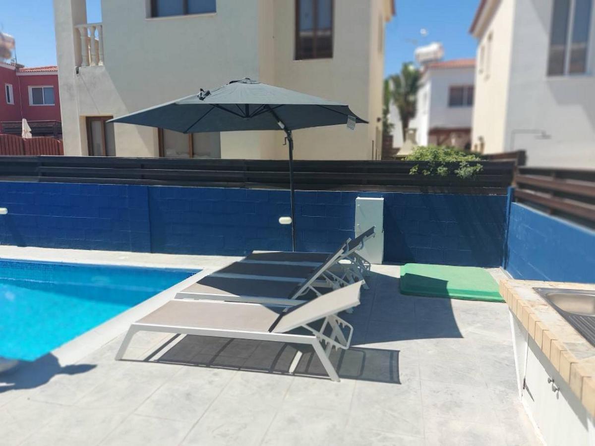 Stylish Villa Paralimni Exterior photo